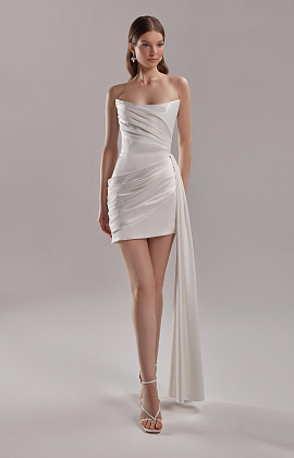 Короткое платье из атласа с декором в виде драпировки фото