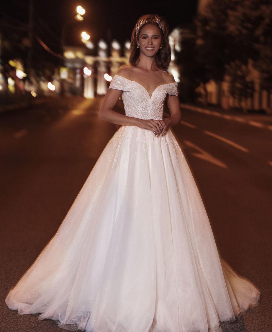 Классическое пышное свадебное платье фото