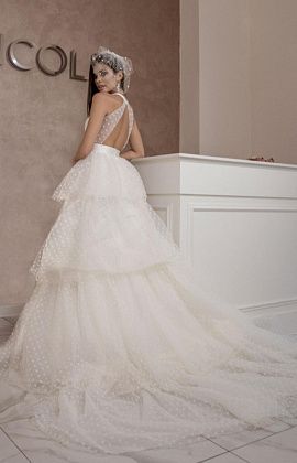 Свадебное платье с оригинальным кружевом в горошек фото