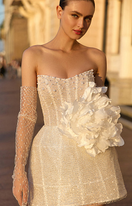 Каркасное свадебное платье мини фото