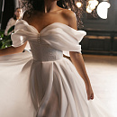 Стильное эксклюзивное свадебное платье фото