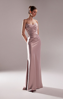 Вечернее платье силуэта-русалка из атласной ткани в свадебном салоне Nicole