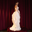 Комплект из атласа с жемчужным декором фото