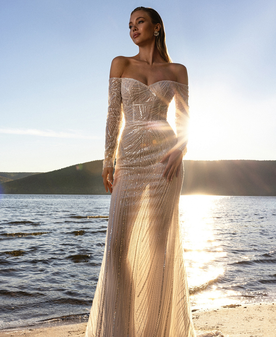 Свадебное платье русалка с рукавами и съемным шлейфом фото