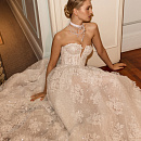 Пышное кружевное свадебное платье со съемным болеро фото