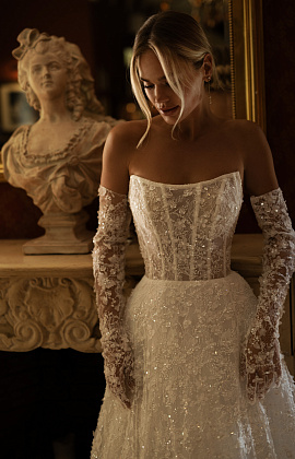 Роскошное кружевное свадебное платье на корсете фото