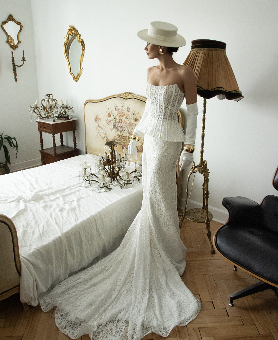 Кружевной свадебный комплект из корсета и юбки фото