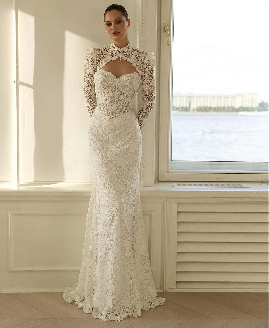 Кружевное свадебное платье со съемным болеро фото