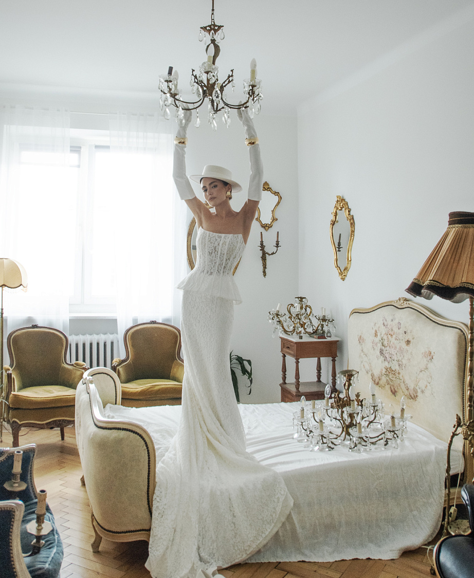 Кружевной свадебный комплект из корсета и юбки фото