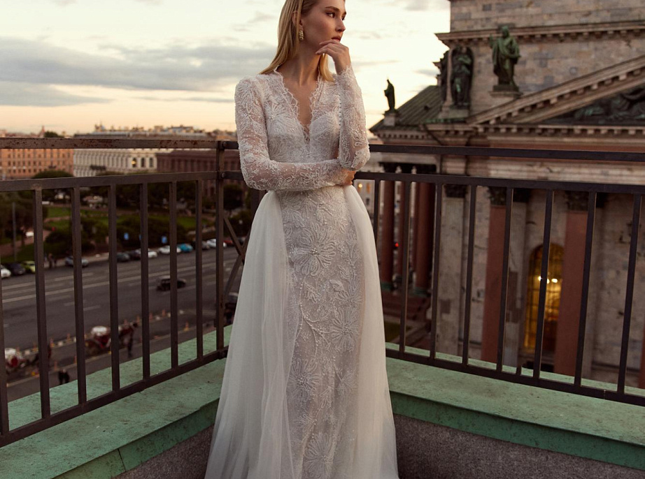 Кружевное свадебное платье русалка со шлейфом фото
