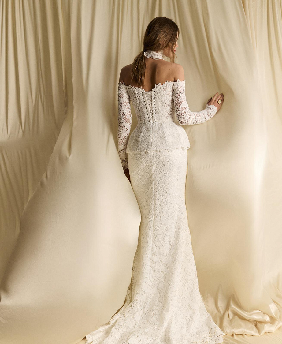 Комплект из хлопкового кружева с баской фото