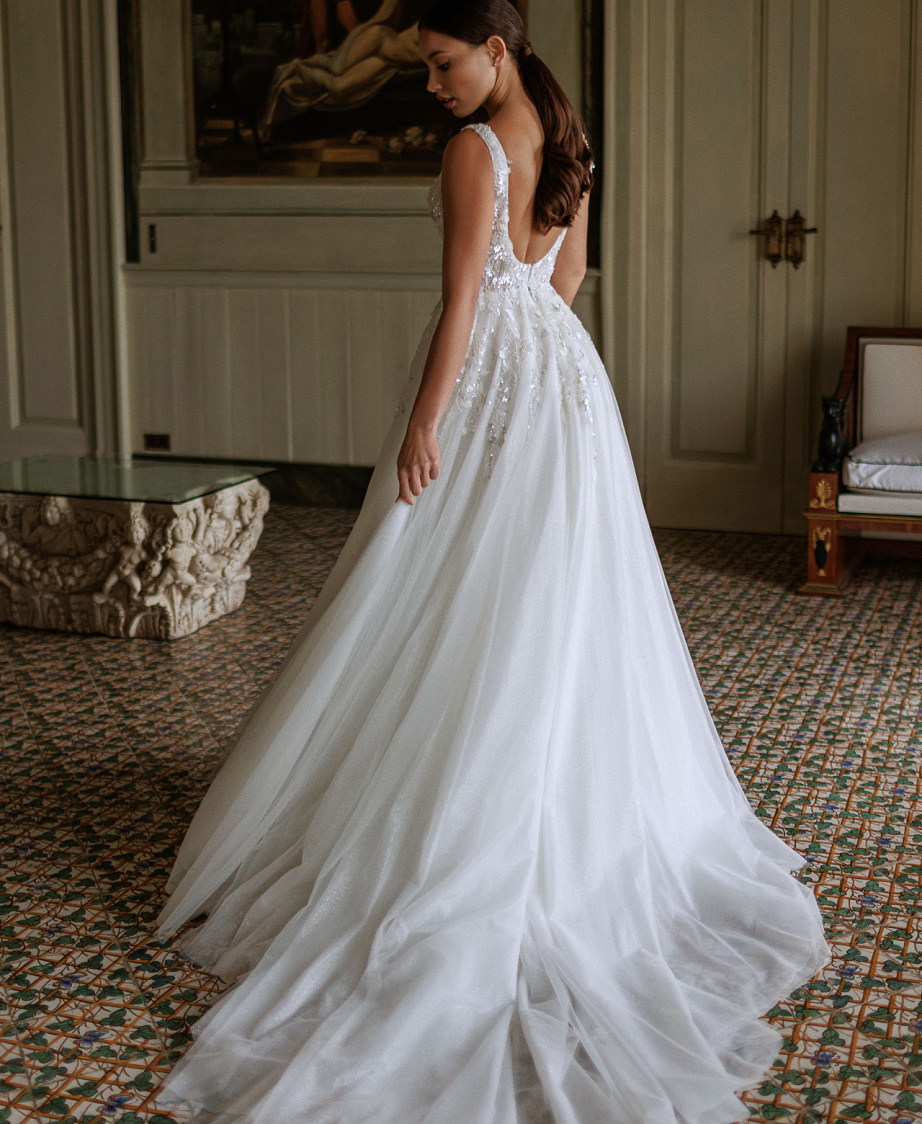 Свадебное платье с красивым корсетом фото
