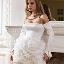 Стильное мини платье с юбкой в виде роз фото