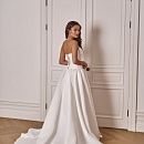 Стильное платье с обвесами из бусин на корсете фото