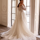 Красивое свадебное платье с рукавами большого размера фото