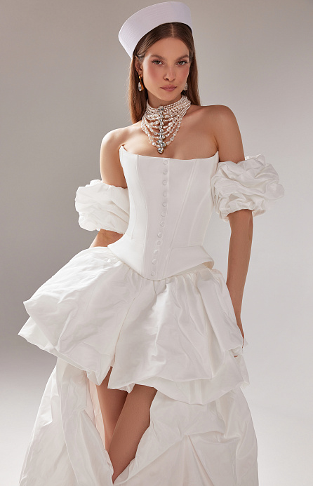 Пышный свадебный комплект из тафты с удлиненной юбкой фото