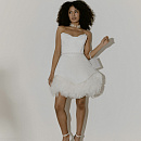 Стильный комплект из атласного мини платья и юбки из 3Д цветов фото