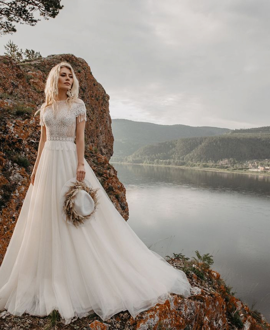 Легкое свадебное платье в стиле бохо фото