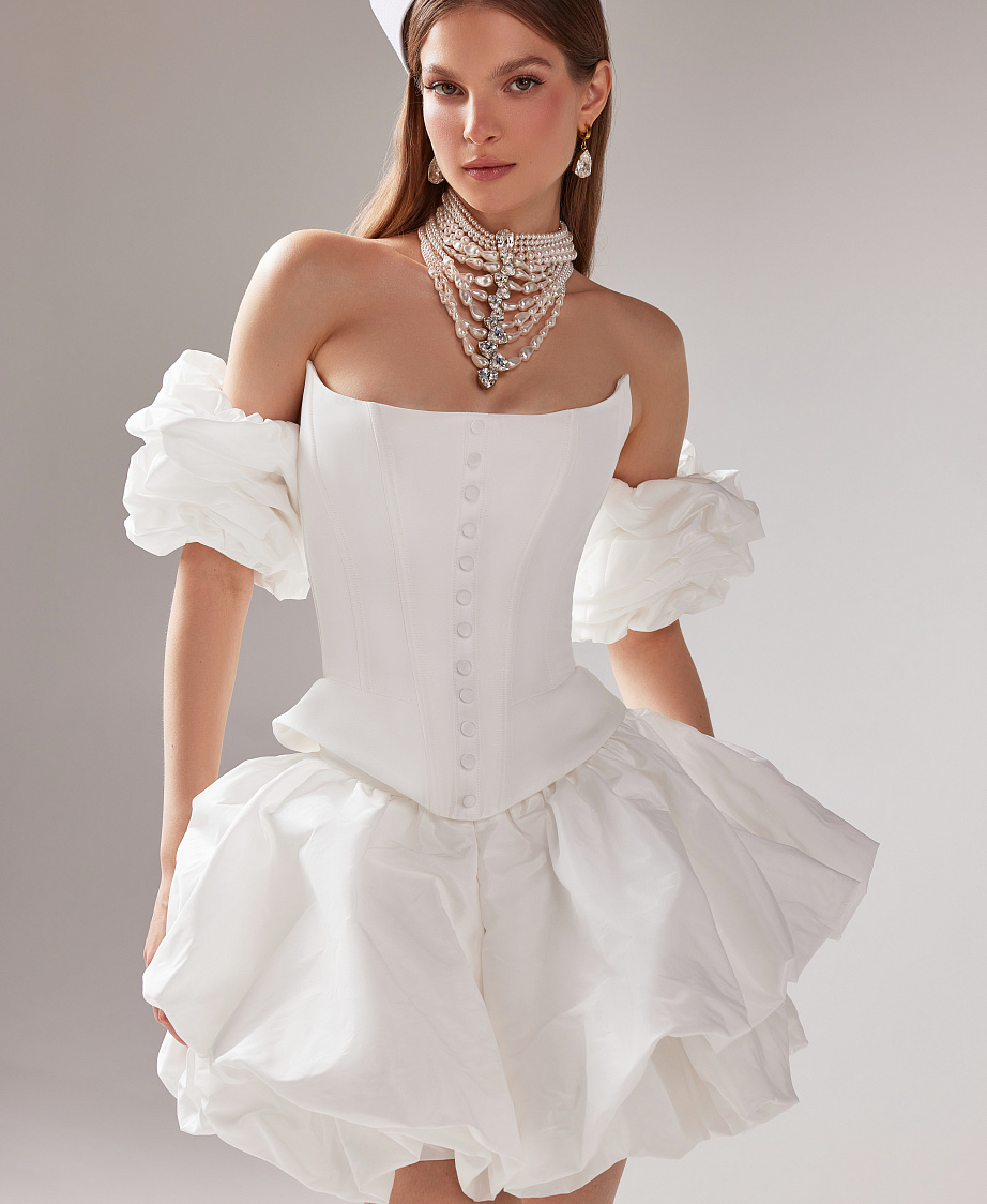 Короткий свадебный комплект с корсетом из тафты с буфами фото