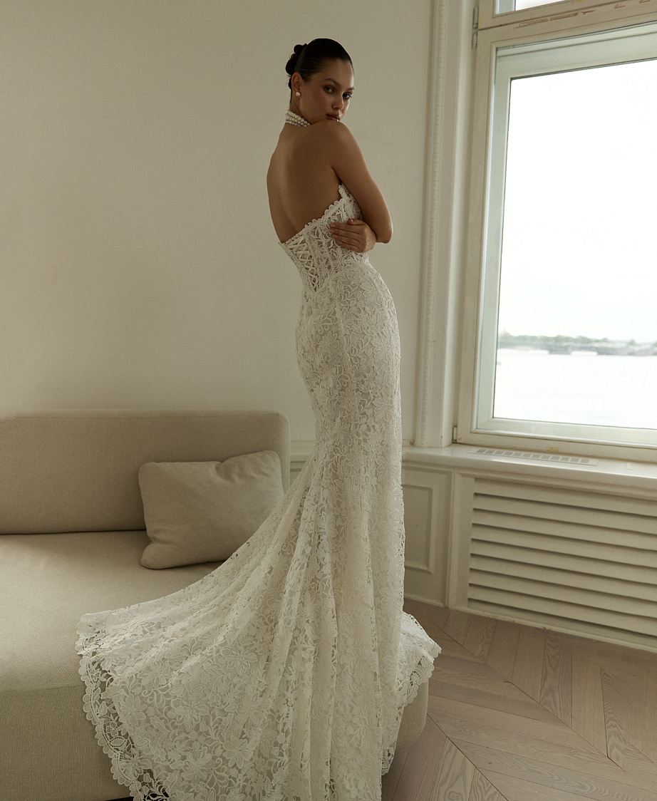 Кружевное свадебное платье со съемным болеро фото