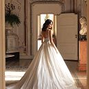 Королевское свадебное платье с квадратным вырезом фото