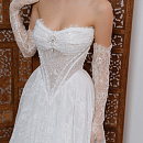 Роскошное кружевное свадебное платье с диснеевским корсетом фото