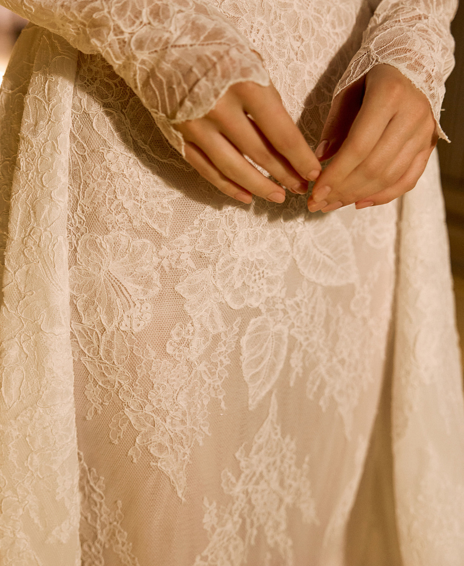 Кружевное платье-русалка со съемным шлейфон и длинными рукавами фото