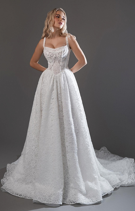 Кружевное свадебное платье с квадратным вырезом фото