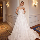 Пышное кружевное свадебное платье фото