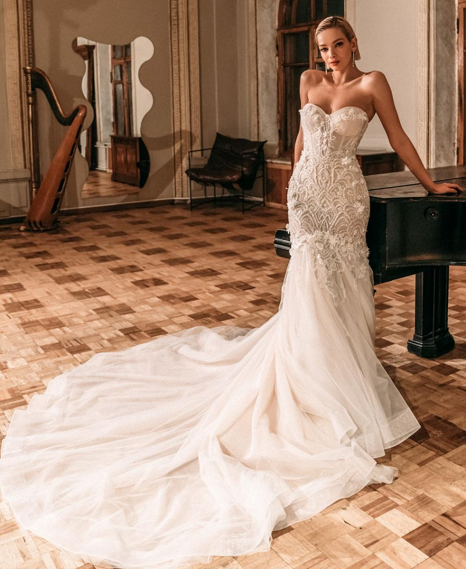 Свадебное платье русалка с роскошным кружевом фото