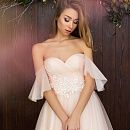 Персиковое свадебное платье