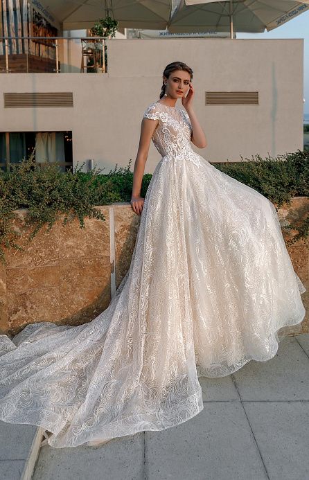 Легкое кружевное свадебное платье фото