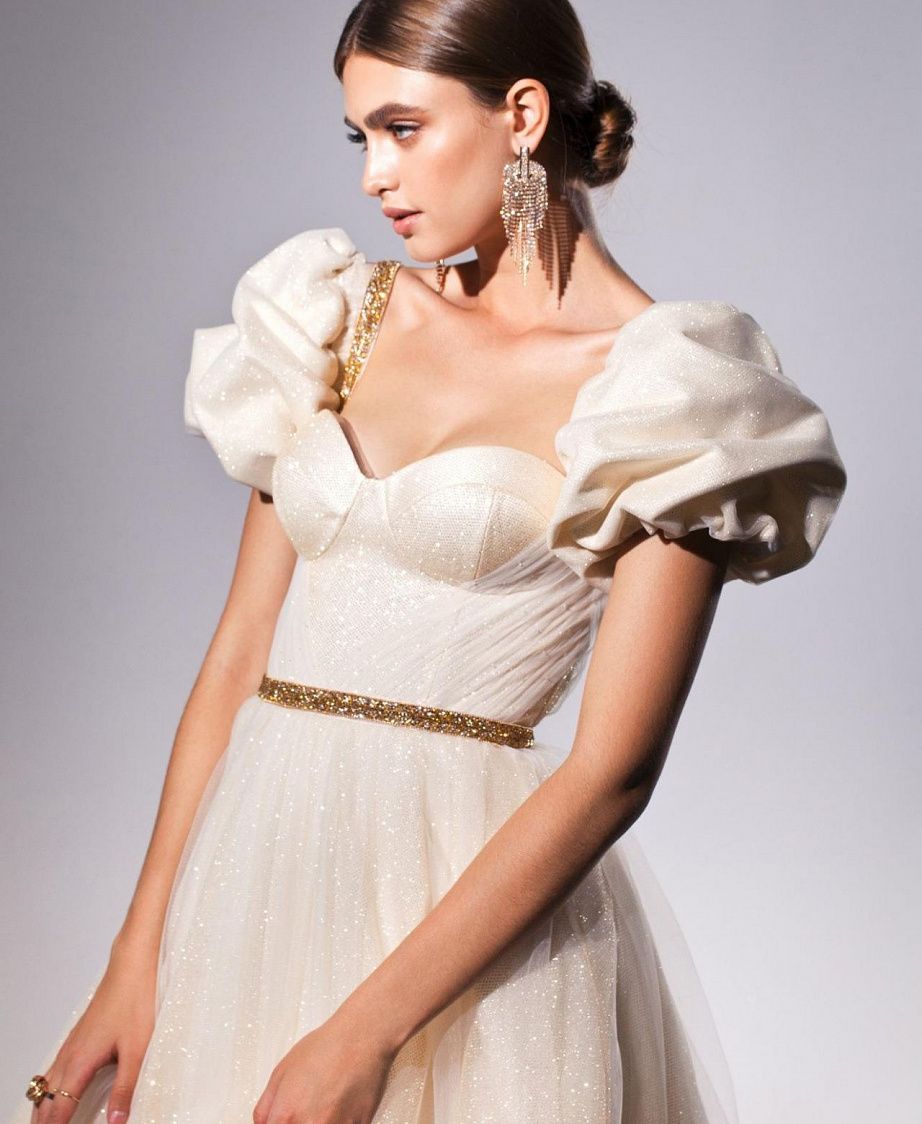 Свадебное платье с золотым оттенком фото