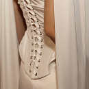 Стильный лаконичный свадебный комплект фото