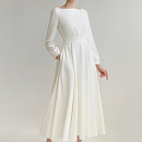 Щёлковое свадебное платье миди с рукавами фото