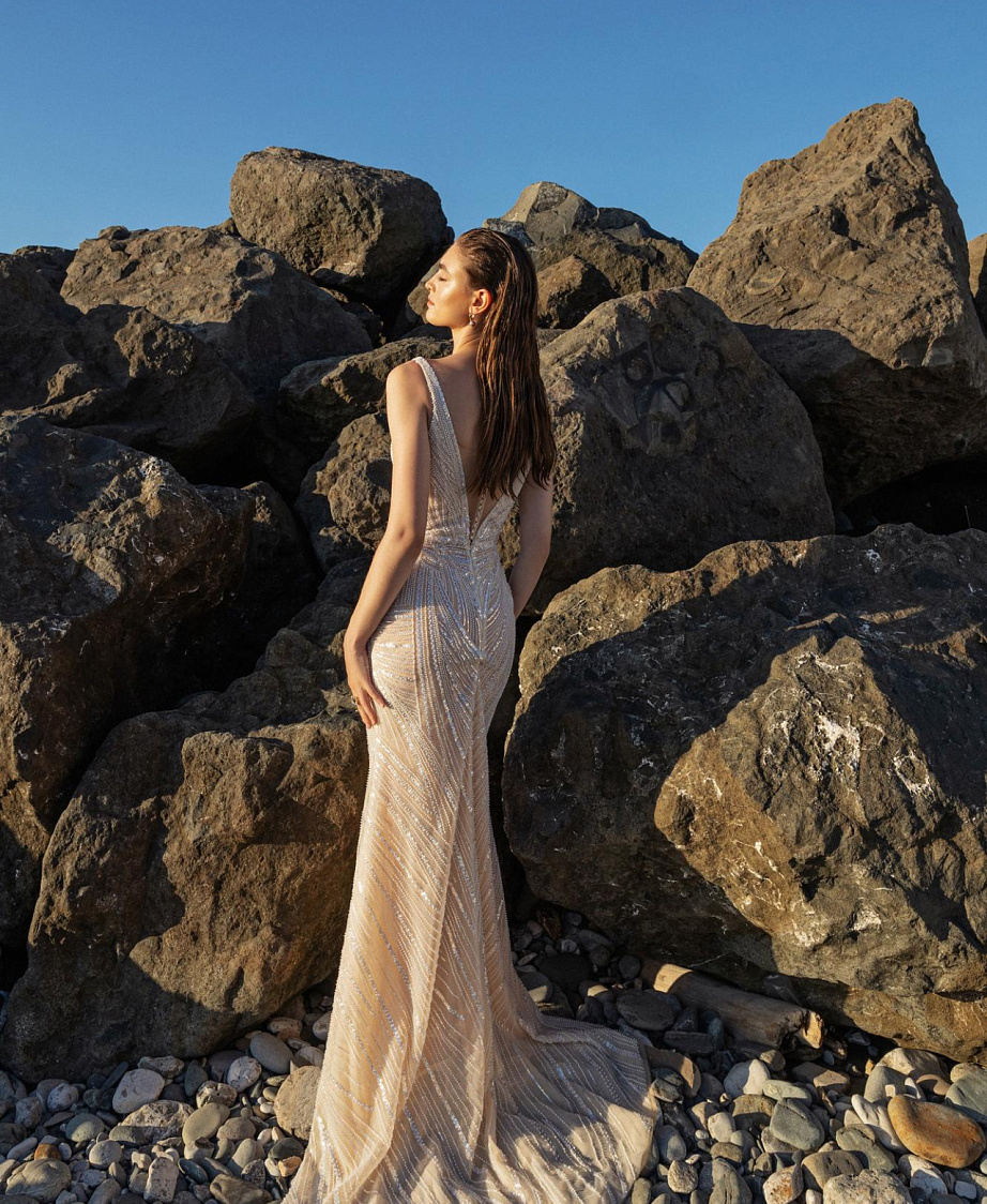 Блестящее кружевное свадебное платье русалка фото