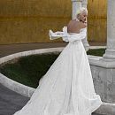 Свадебное платье с бантами на плечах фото