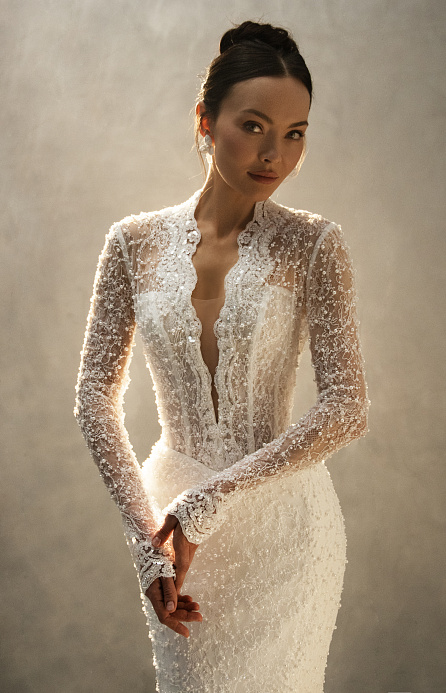 Кружевная русалка с длинным рукавом расшитая жемчугом фото