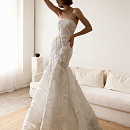 Свадебное платье-рыбка из дизайнерской жатой ткани фото