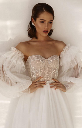 Свадебное платье на корсете с вырезом сердечком фото