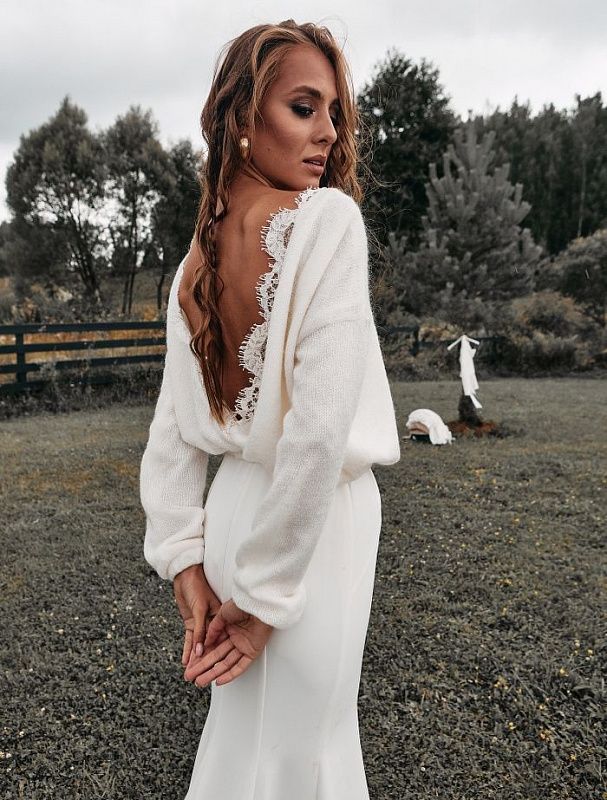 Платье-свитер с итальянским кружевом по краю. Глубокий вырез на одно плечо, | Instagram