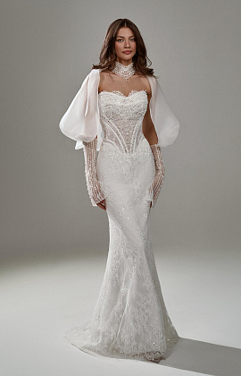 Кружевное свадебное платье-русалка с открытым верхом фото