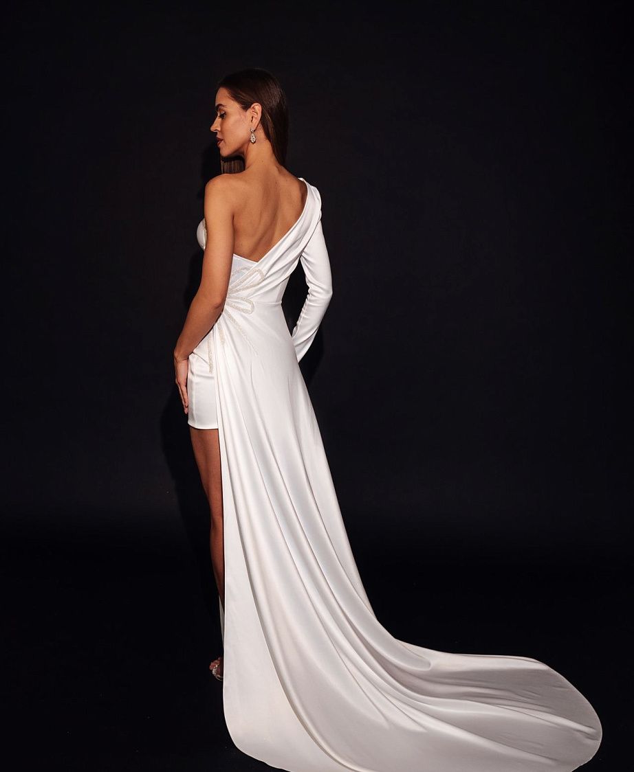 Свадебное платье мини с кейпом фото