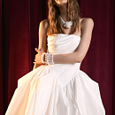 Эффектное свадебное платье из тафты с драпированным корсетом фото