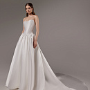 Пышное свадебное платье из микадо с заниженной талией фото