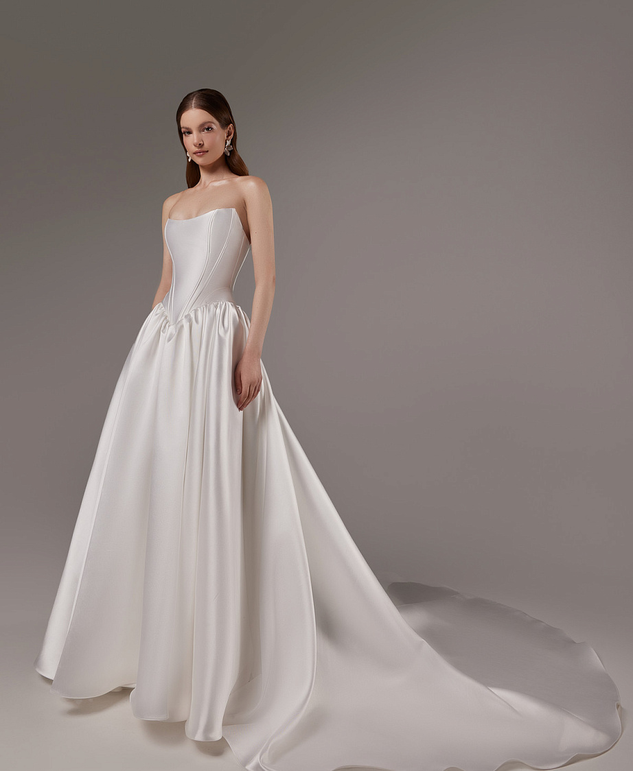 Пышное свадебное платье из микадо с заниженной талией фото