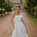 Торжественное свадебное платье из благородного микадо фото