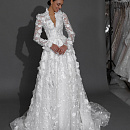 Закрытое свадебное платье из авторского 3D кружева фото